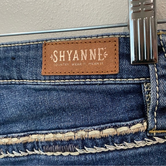 Shyanne Western Embroidered Full Length Low Rise Embellished Bootcut Denim 27 - Picture 9 of 10